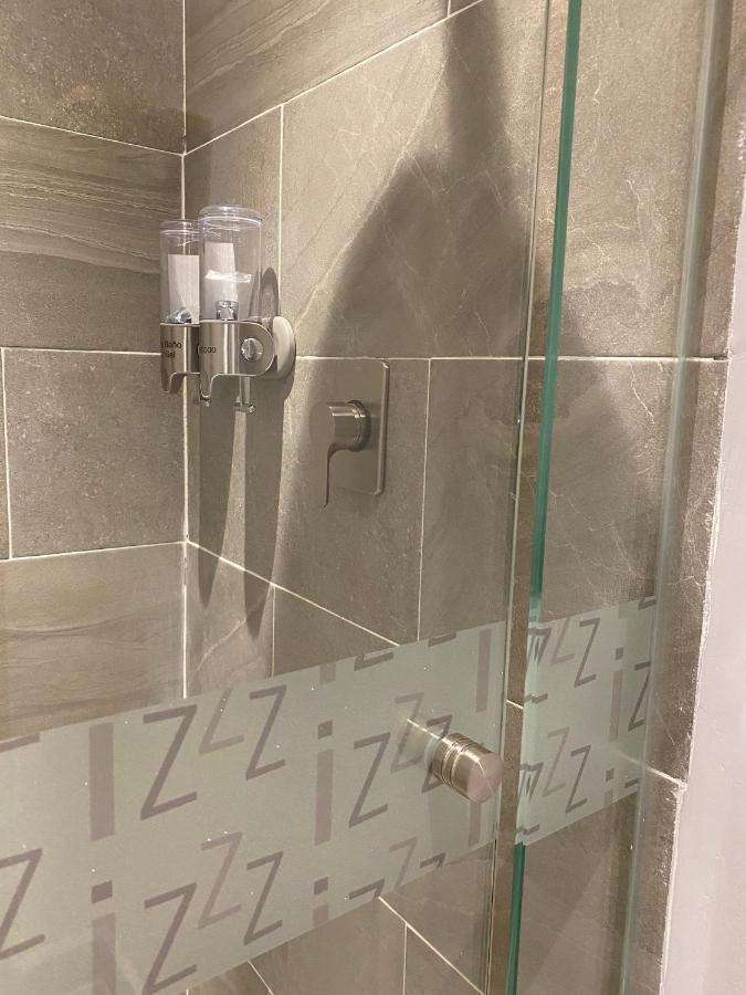 Izzzleep Wtc Hotel a capsule